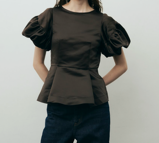 サテンボリュームトップス