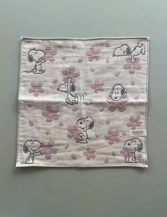 ピーナッツ三重ガーゼハンカチ「桜」
