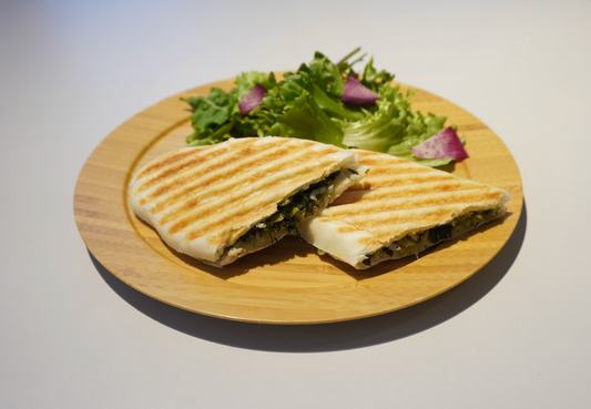 湘南しらすと信州野沢菜のおやき風パニーニ