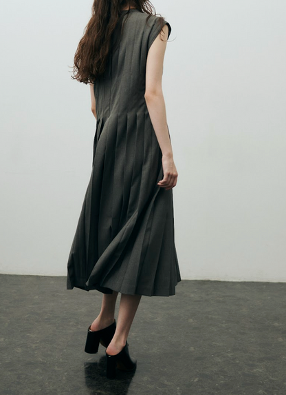 プリーツワンピース